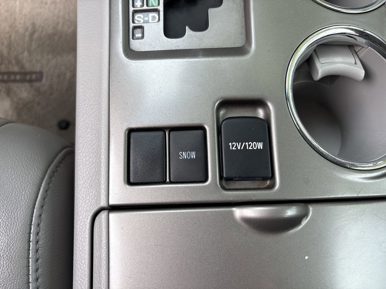 Used 2010 Toyota Highlander SE FWD image 26