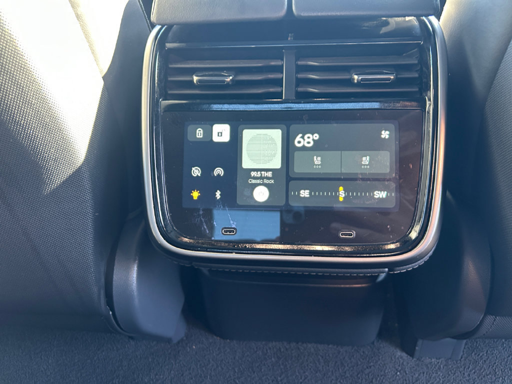 Used 2022 Rivian R1T Adventure AWD/4WD image 21