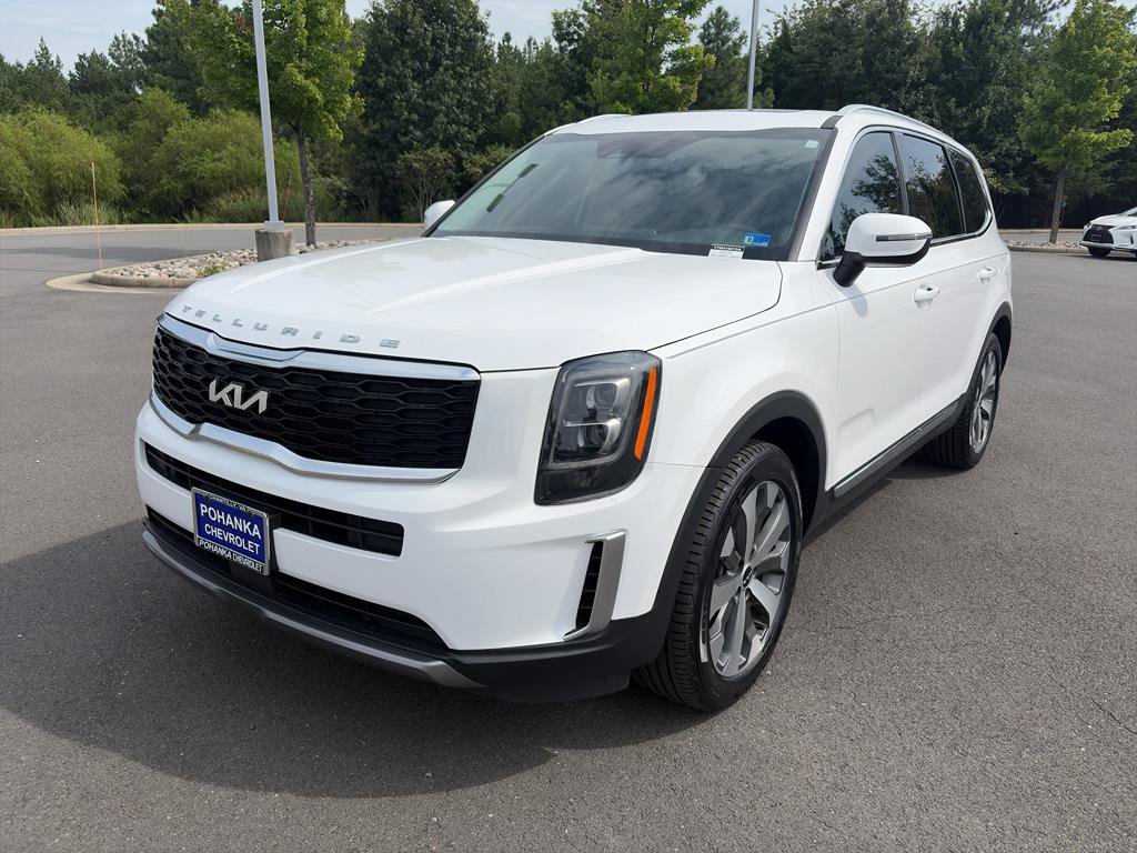 Used 2022 Kia Telluride EX w/ EX Premium Package FWD image 3