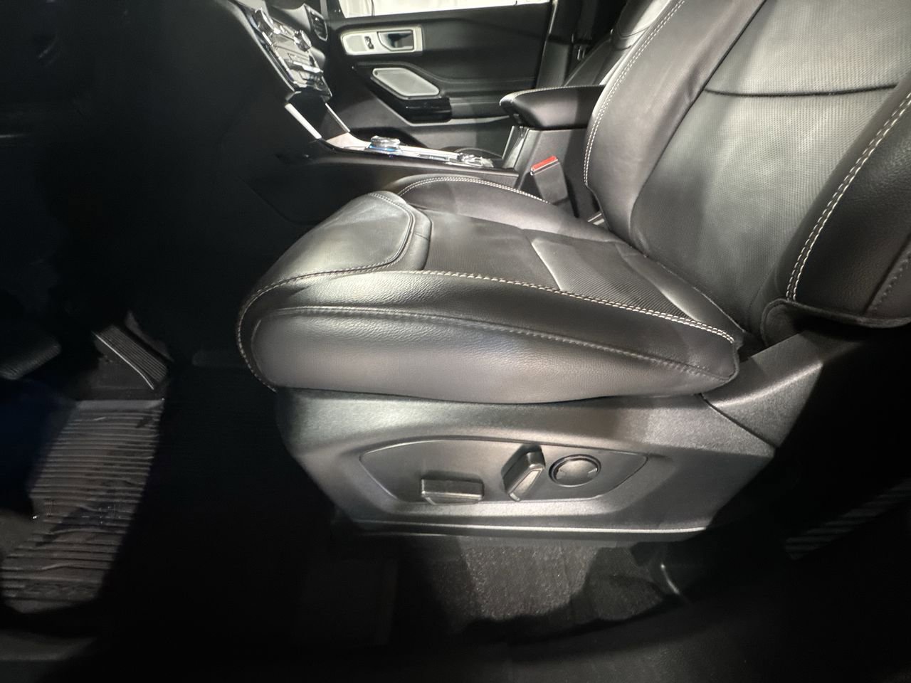 Used 2023 Ford Explorer ST w/ Equipment Group 401A image 18