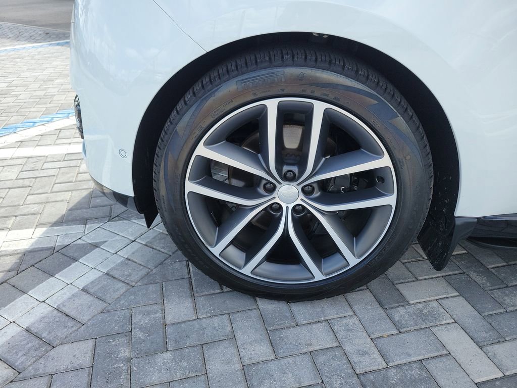 Certified 2024 Land Rover Range Rover SE image 13