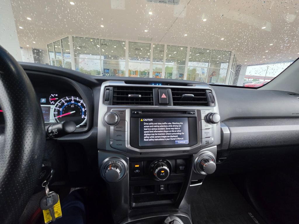 Used 2014 Toyota 4Runner SR5 AWD/4WD image 28