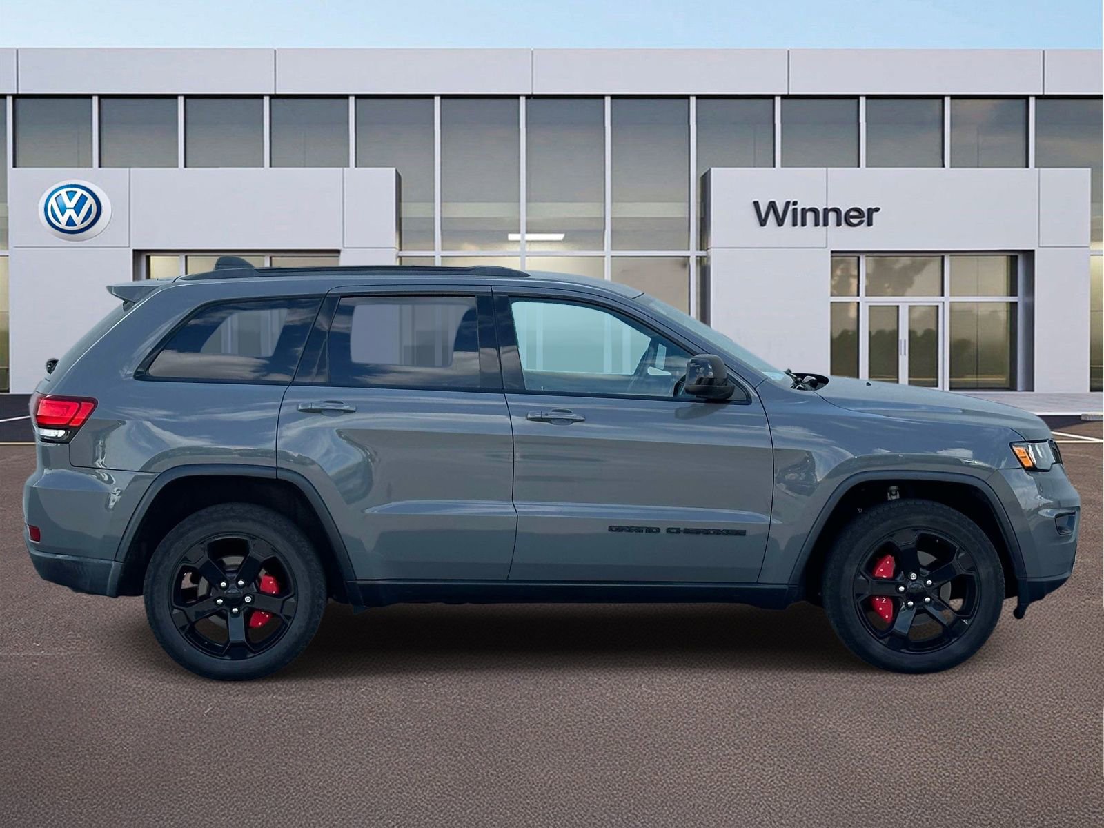 Used 2019 Jeep Grand Cherokee Laredo AWD/4WD image 6