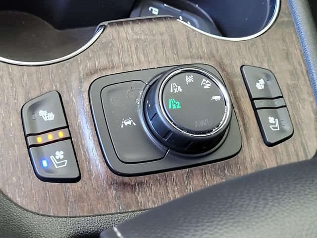 Used 2023 GMC Acadia Denali w/ Trailering Package AWD/4WD image 12