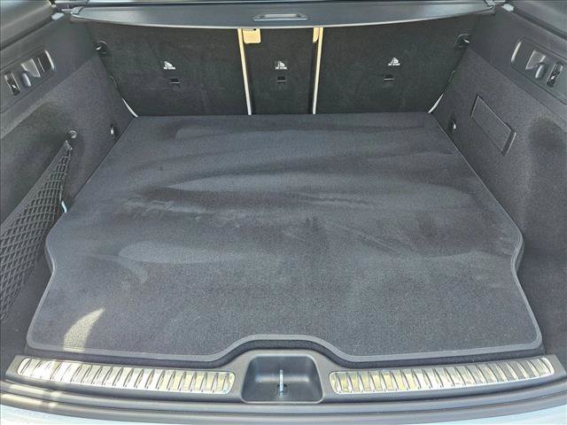 Used 2025 Mercedes-Benz GLC 350e 4MATIC image 6