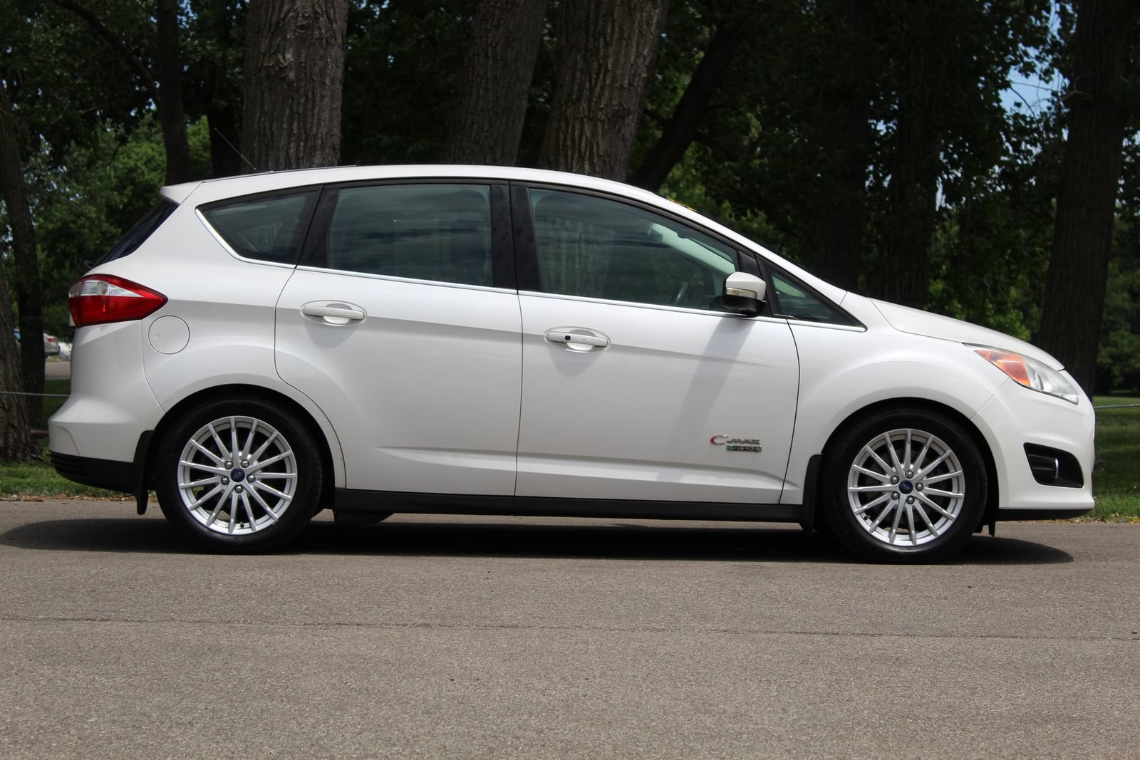 Used 2015 Ford C-MAX Energi SEL w/ Equipment Group 302A FWD image 8