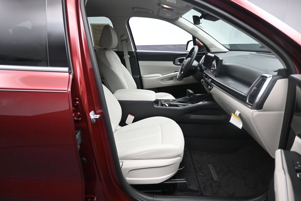 Used 2025 Kia Sorento S FWD image 29
