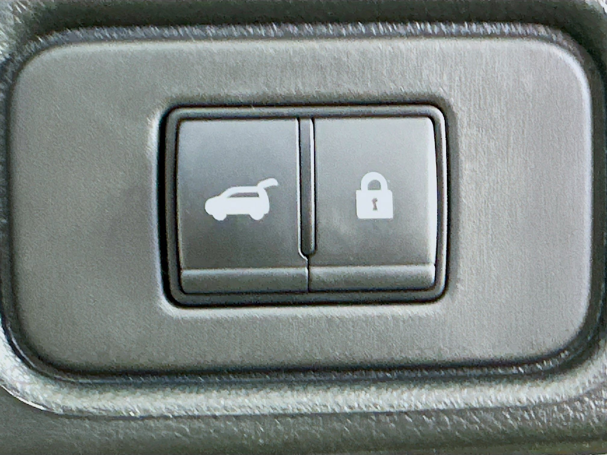 Used 2025 Nissan Pathfinder SV FWD image 31