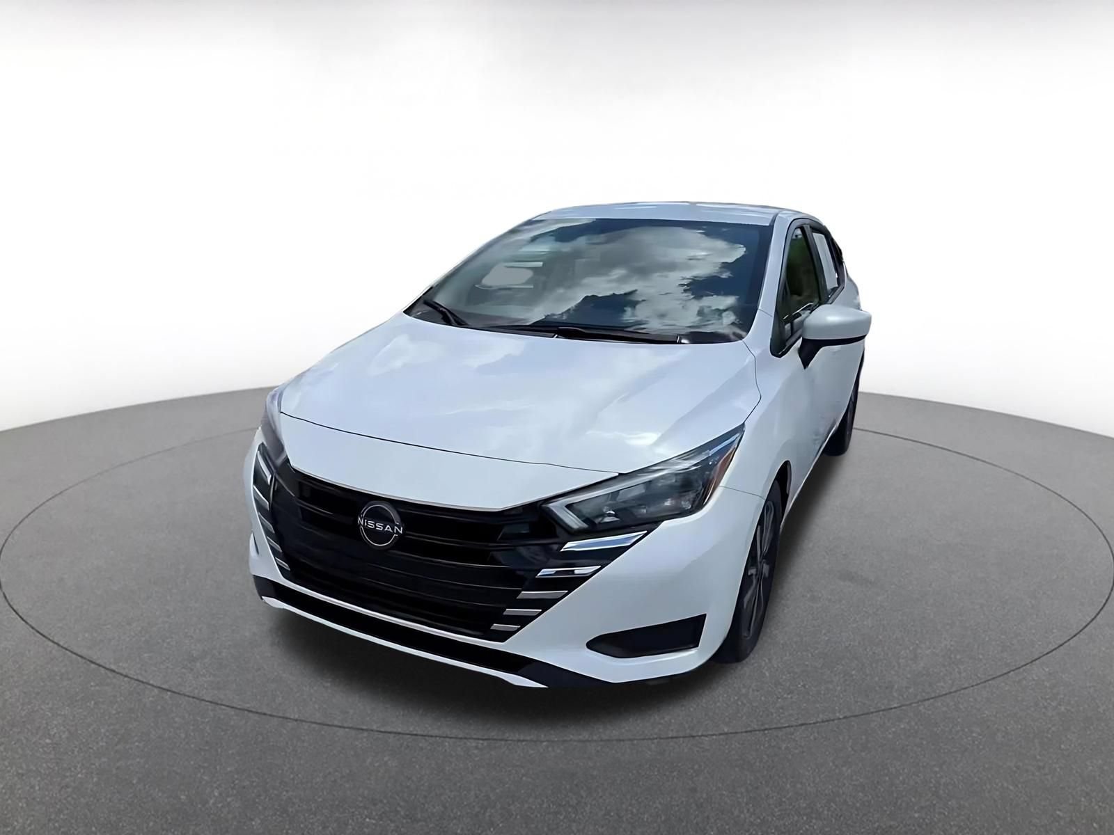 Used 2025 Nissan Versa SV FWD image 7
