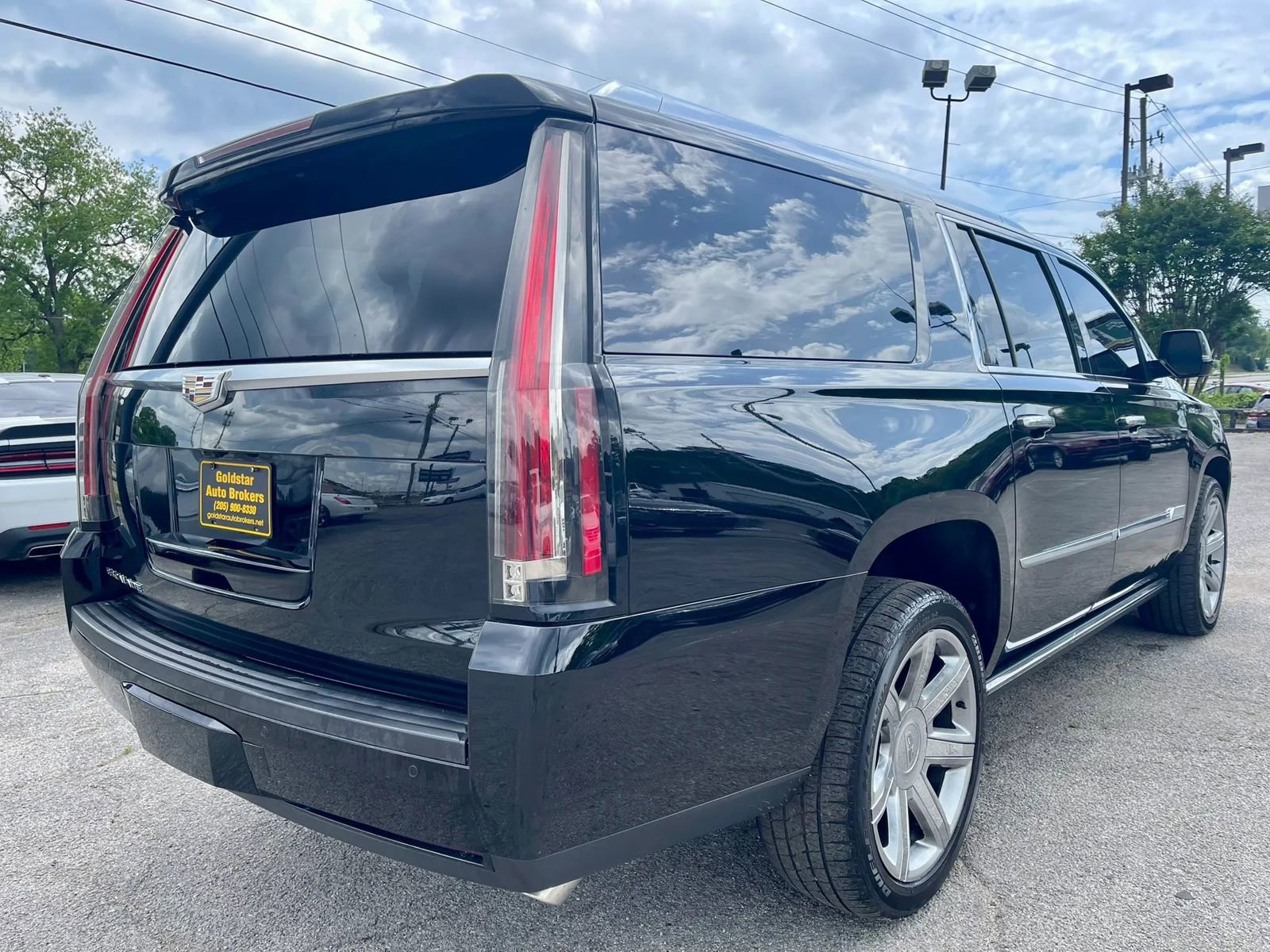 Used 2016 Cadillac Escalade ESV Premium AWD/4WD image 2