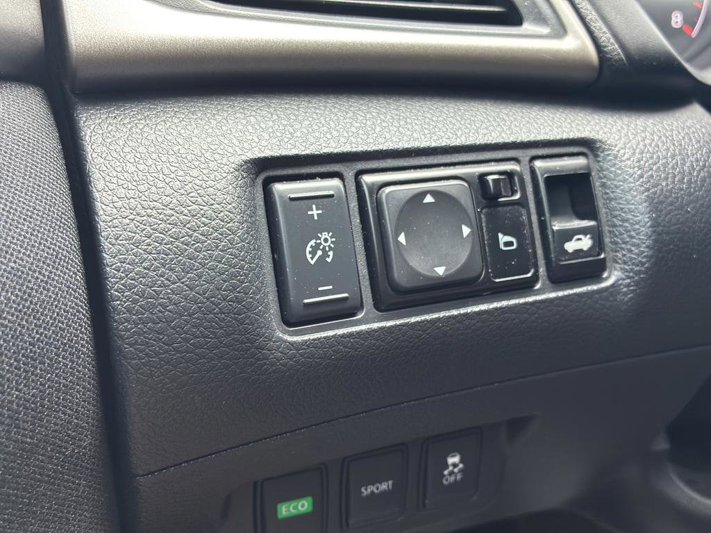 Used 2014 Nissan Sentra S FWD image 32