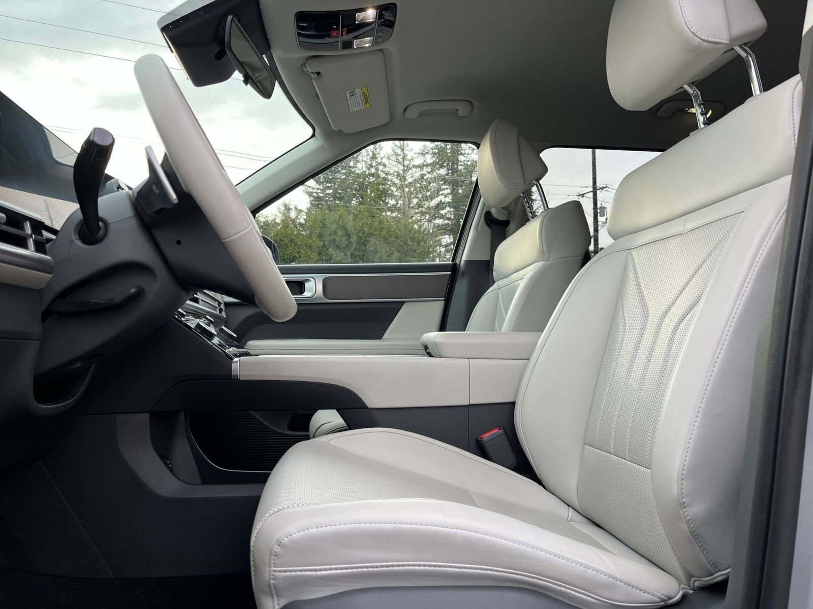 Used 2025 Hyundai Santa Fe SEL image 30