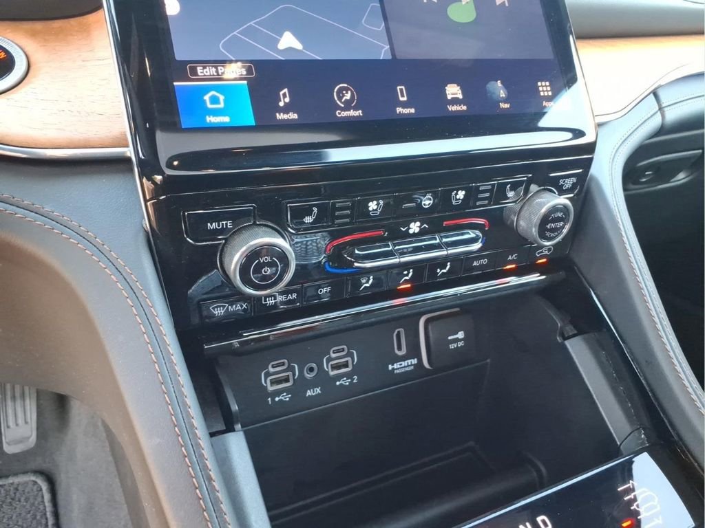 Used 2024 Jeep Grand Cherokee L Summit AWD/4WD image 29