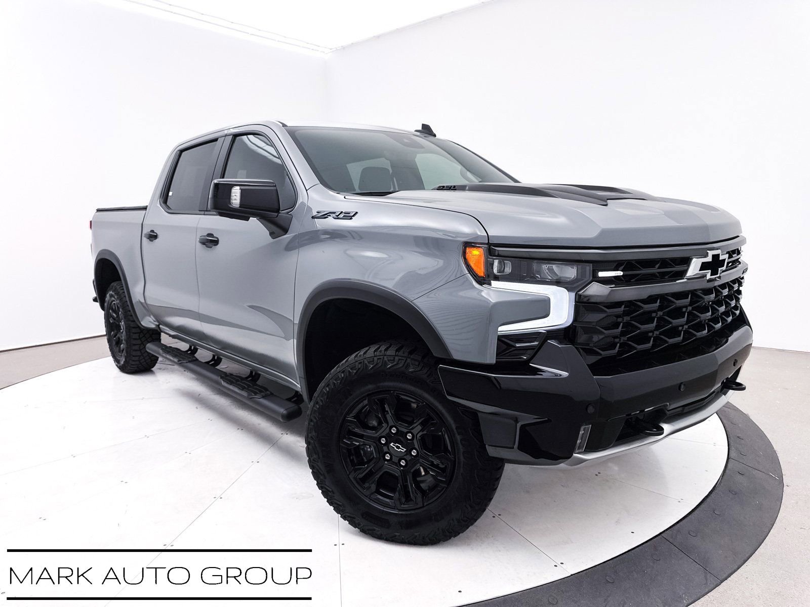 Used 2025 Chevrolet Silverado 1500 ZR2 w/ Technology Package image 1