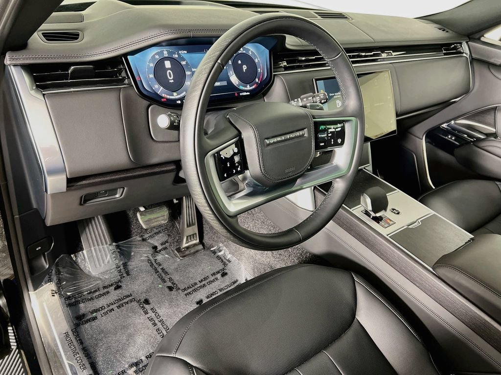 Used 2025 Land Rover Range Rover SE AWD/4WD image 9