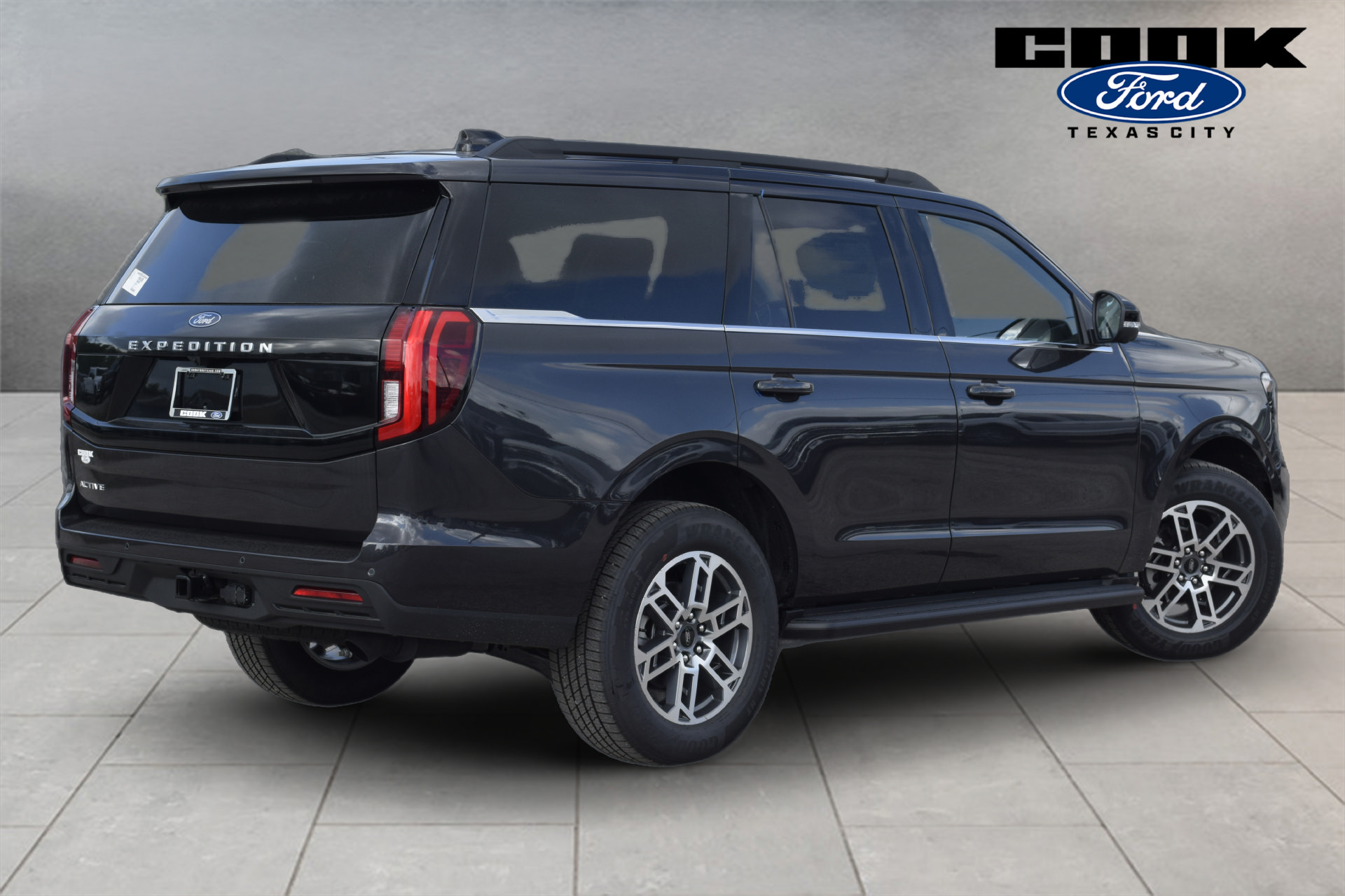New 2026 Ford Expedition Active RWD image 4