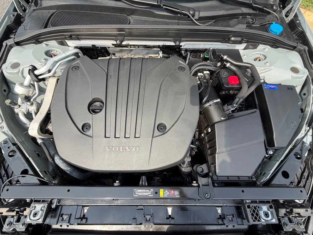 Used 2025 Volvo S60 B5 Plus FWD image 16