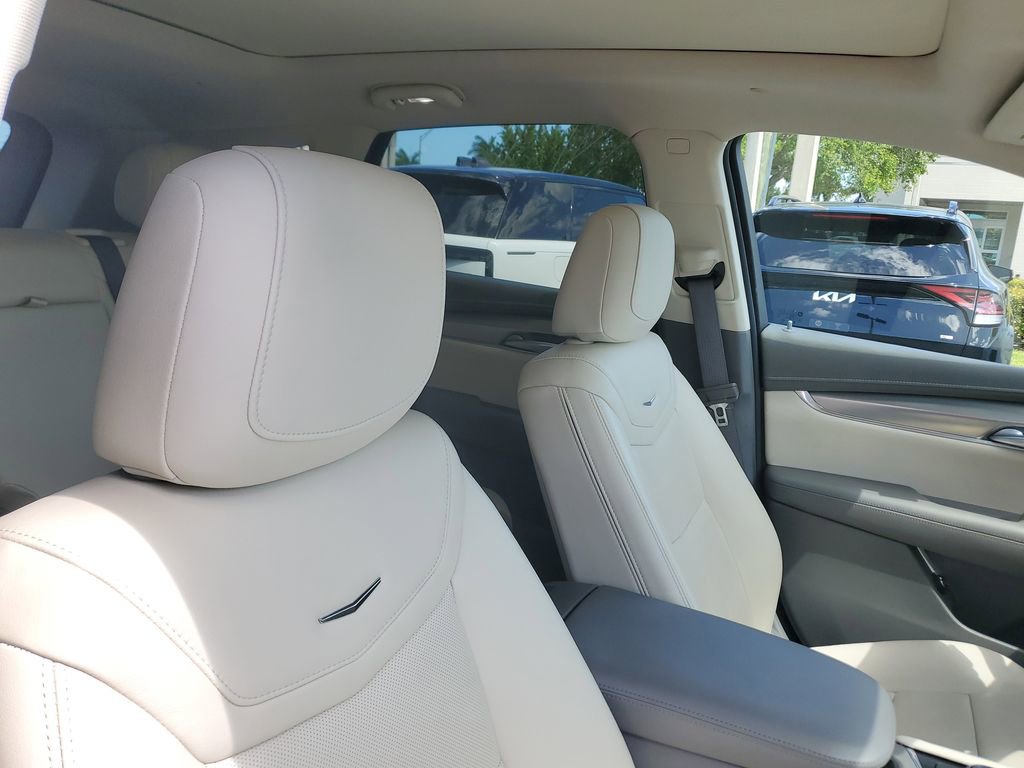 Certified 2024 Cadillac XT5 Premium Luxury w/ Technology Package FWD image 23