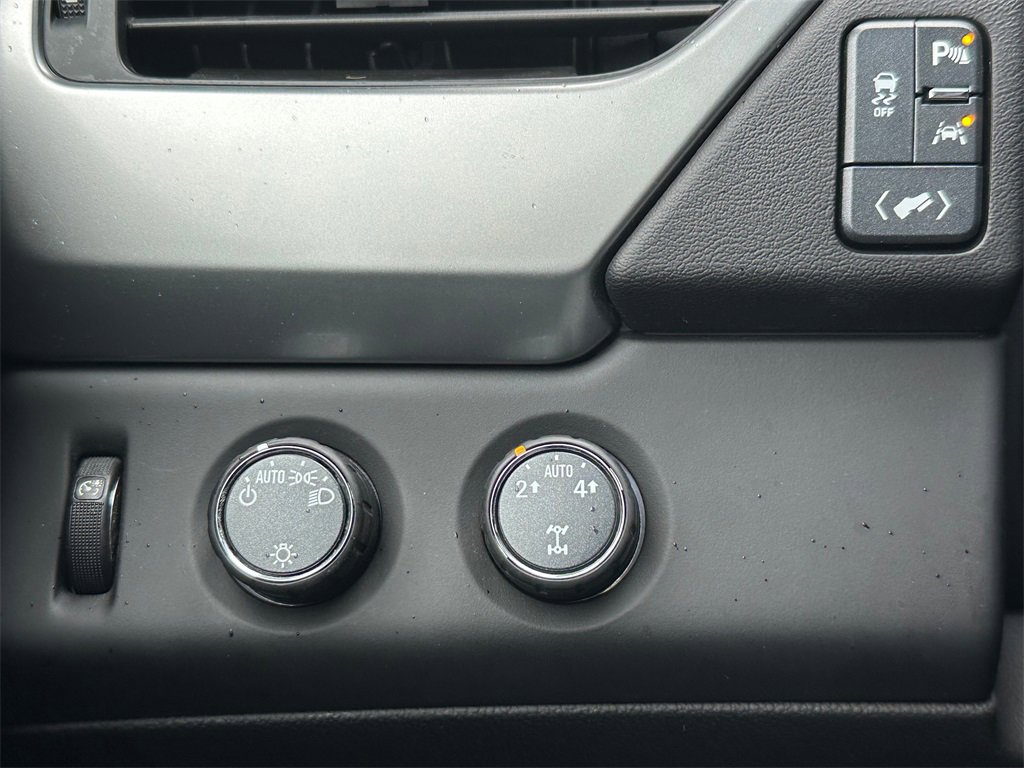 Used 2016 Chevrolet Suburban LT image 30