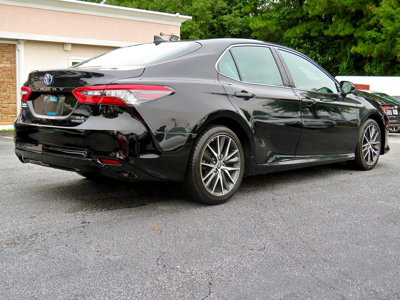 Used 2021 Toyota Camry XLE image 7