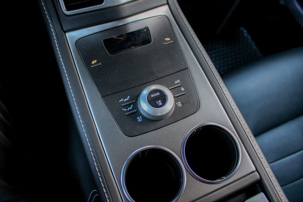 Used 2011 Aston Martin Rapide image 18