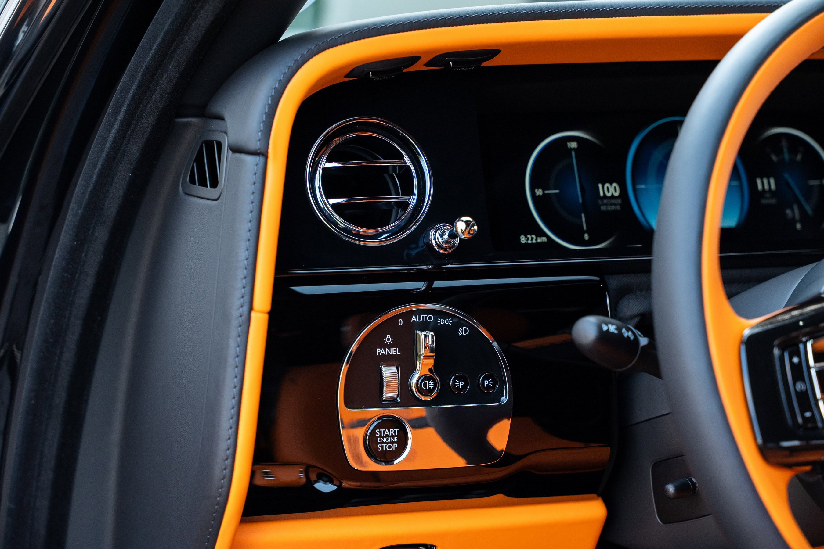 Used 2025 Rolls-Royce Cullinan image 24