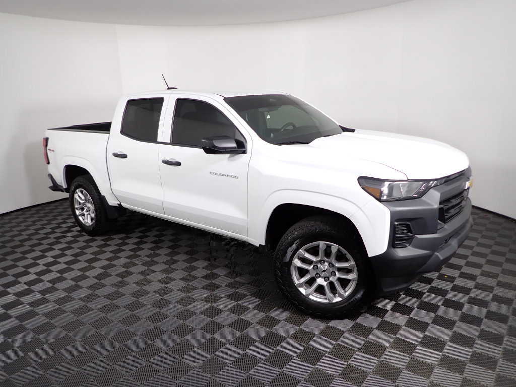 Used 2025 Chevrolet Colorado W/T AWD/4WD image 8