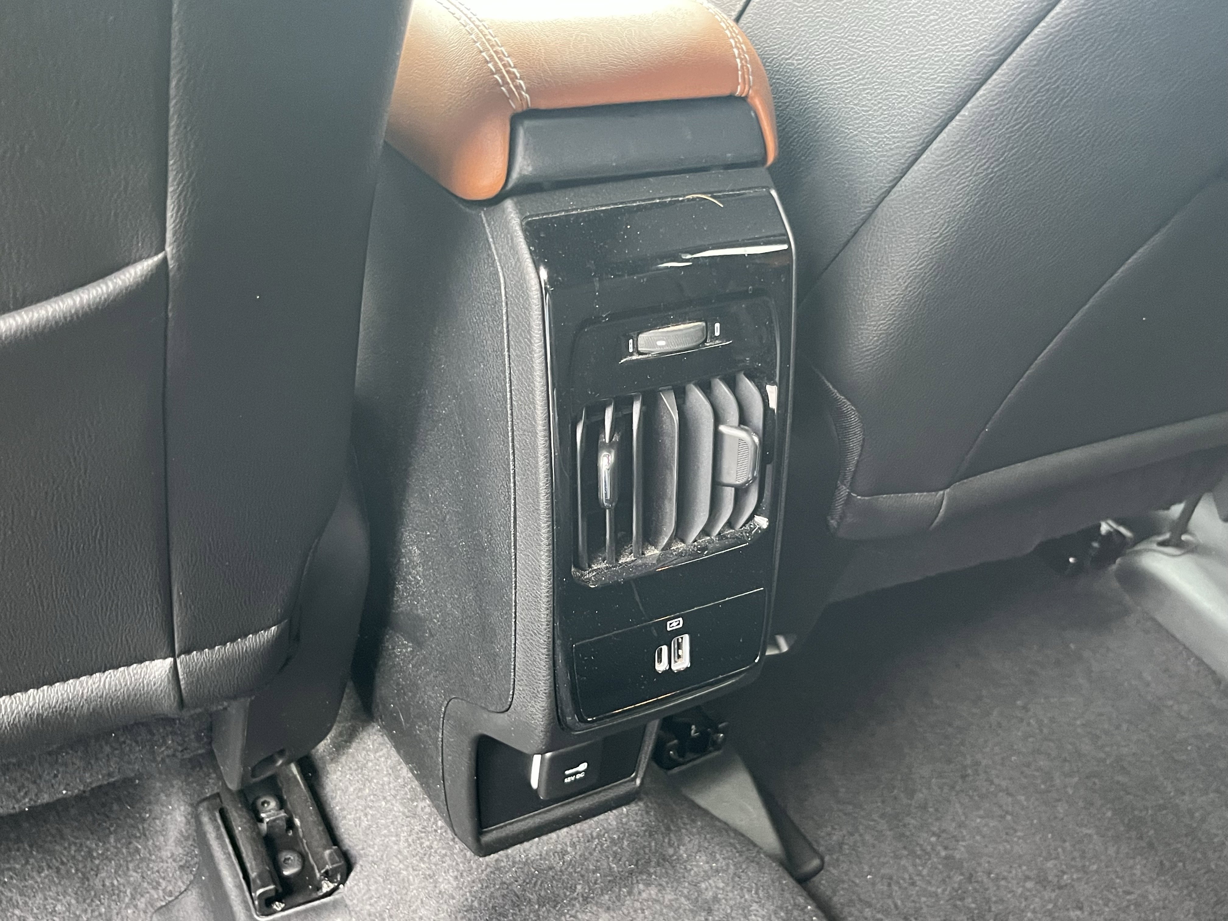 Used 2023 Jeep Compass Limited image 16