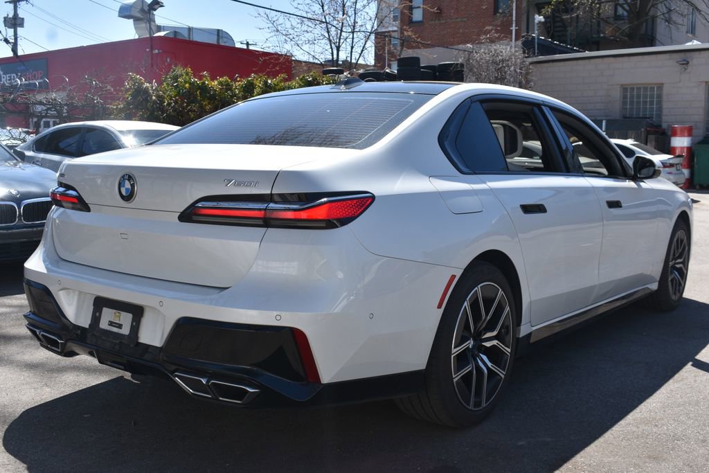 Used 2025 BMW 760i xDrive w/ Executive Package image 6