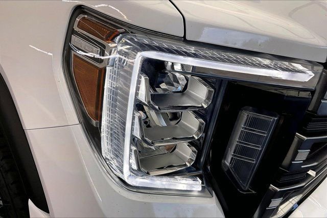 Used 2022 GMC Sierra 2500 AT4 image 28