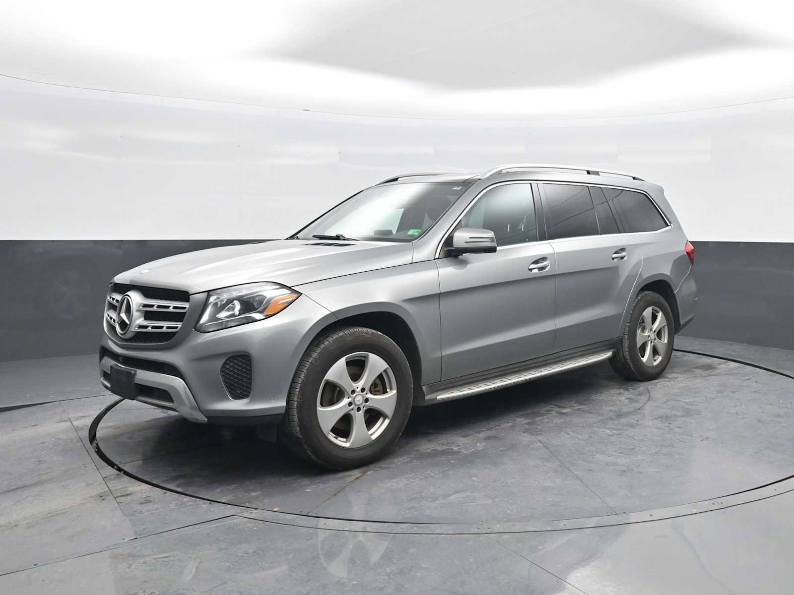 Used 2017 Mercedes-Benz GLS 450 4MATIC image 4