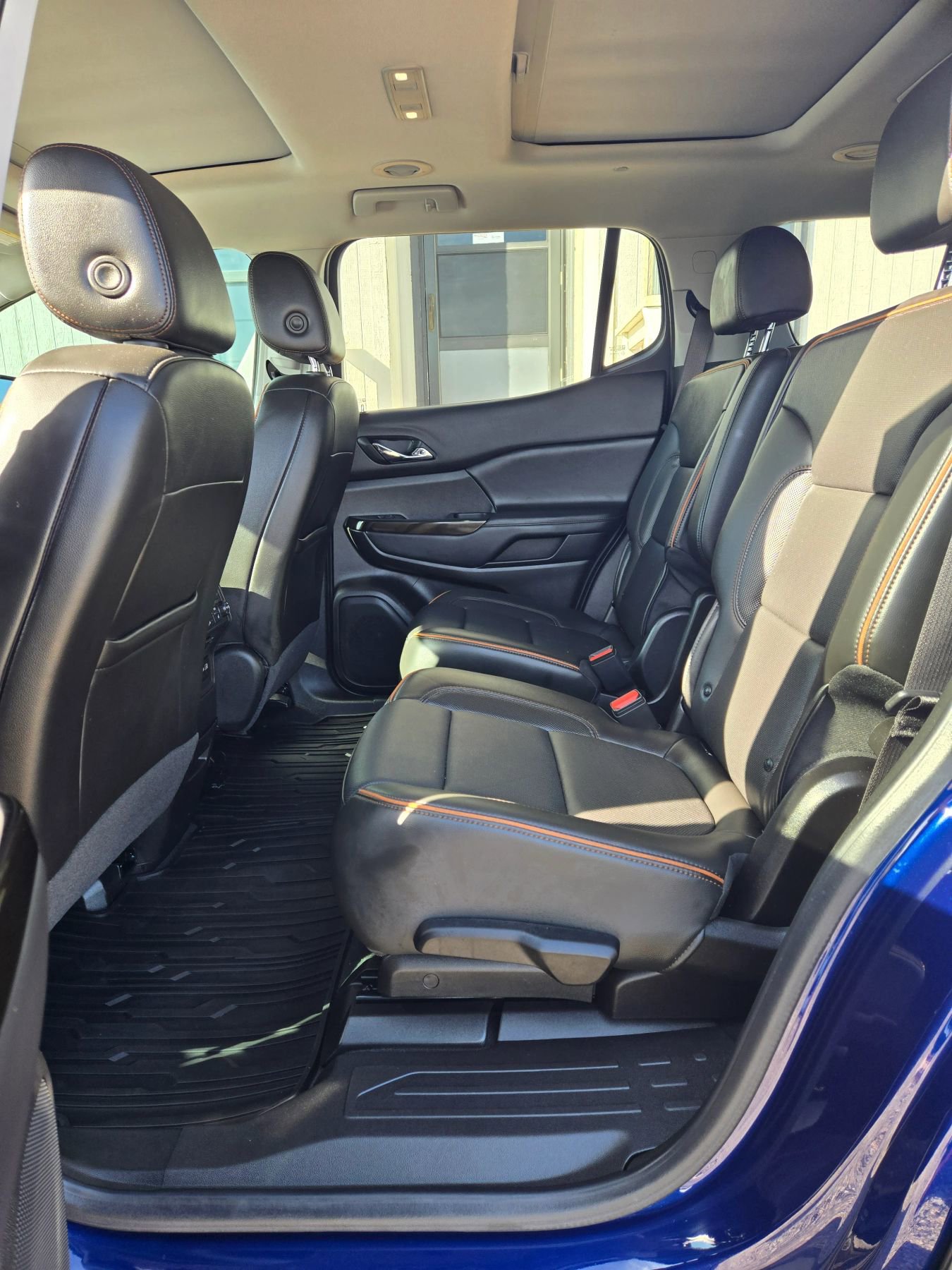 Used 2023 GMC Acadia AT4 w/ Preferred Package AWD/4WD image 12