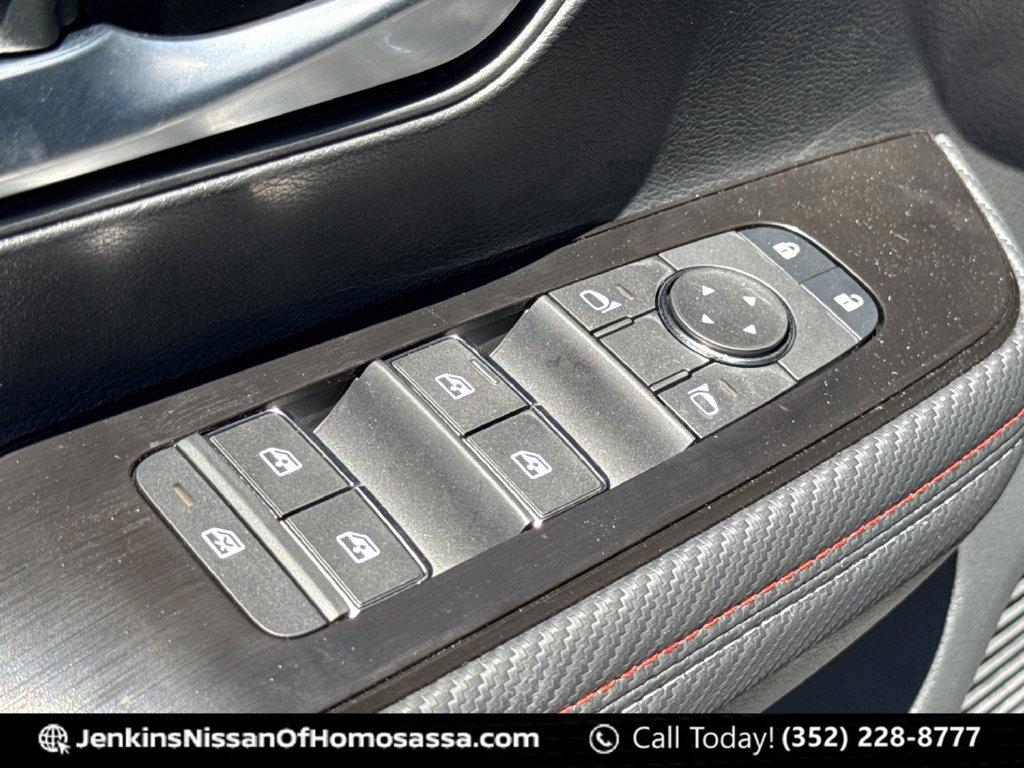 New 2026 Nissan Kicks SR AWD/4WD image 26