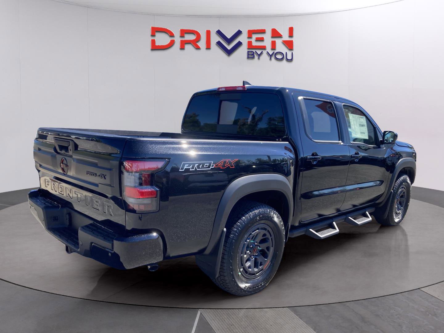 New 2026 Nissan Frontier PRO-4X w/ Pro-4x Convenience Package image 5