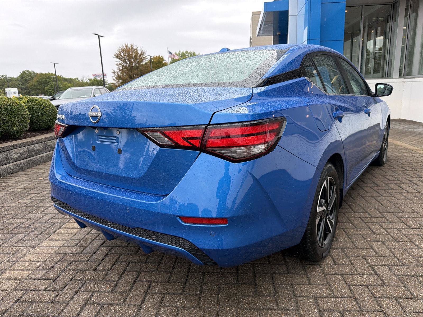 Used 2025 Nissan Sentra SV FWD image 5