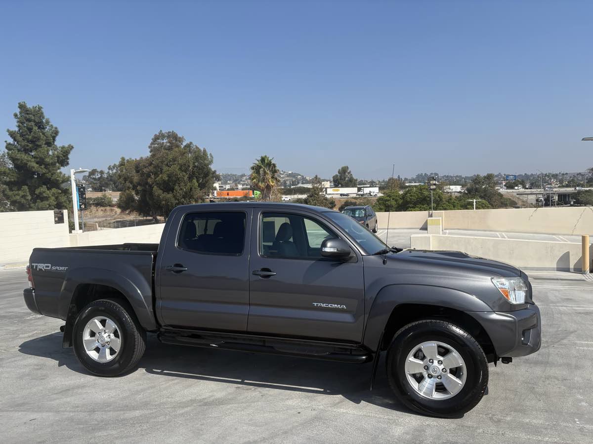 Used 2014 Toyota Tacoma PreRunner image 41