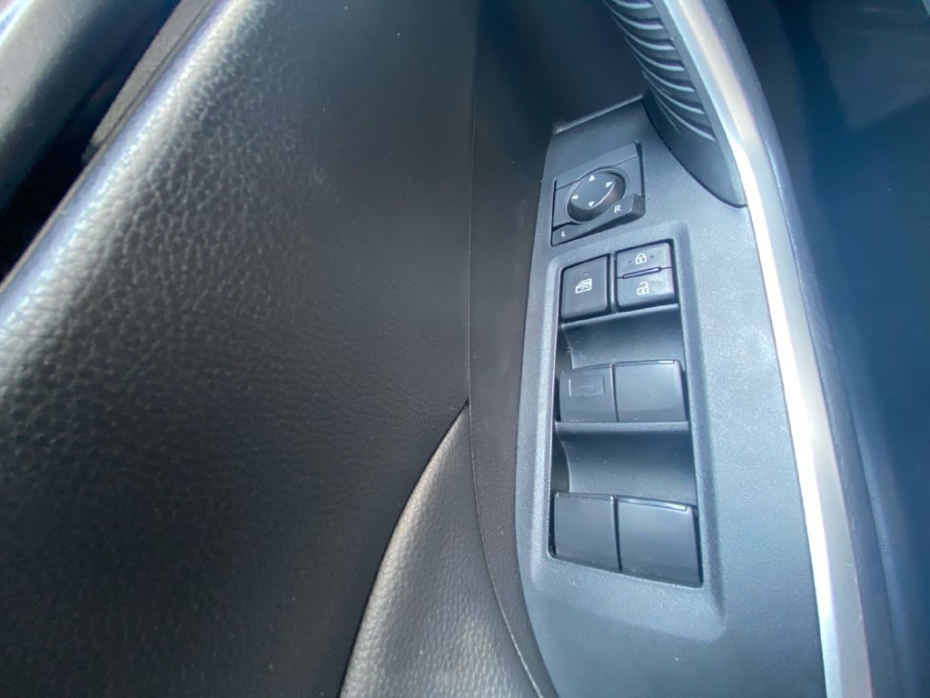 Used 2025 Toyota RAV4 LE AWD/4WD image 17
