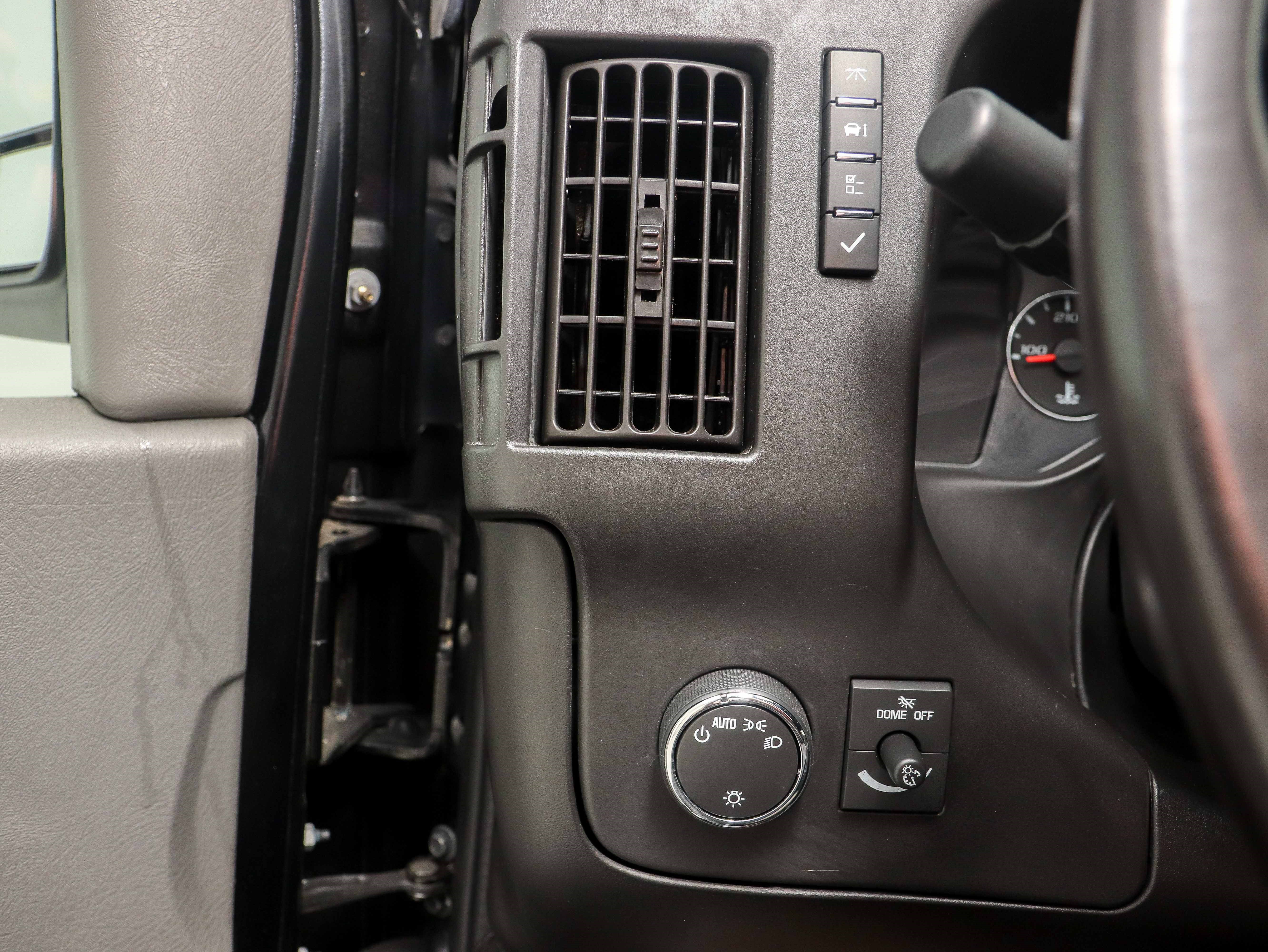 Used 2019 Chevrolet Express 3500 LT w/ LT Preferred Equipment Group RWD image 20
