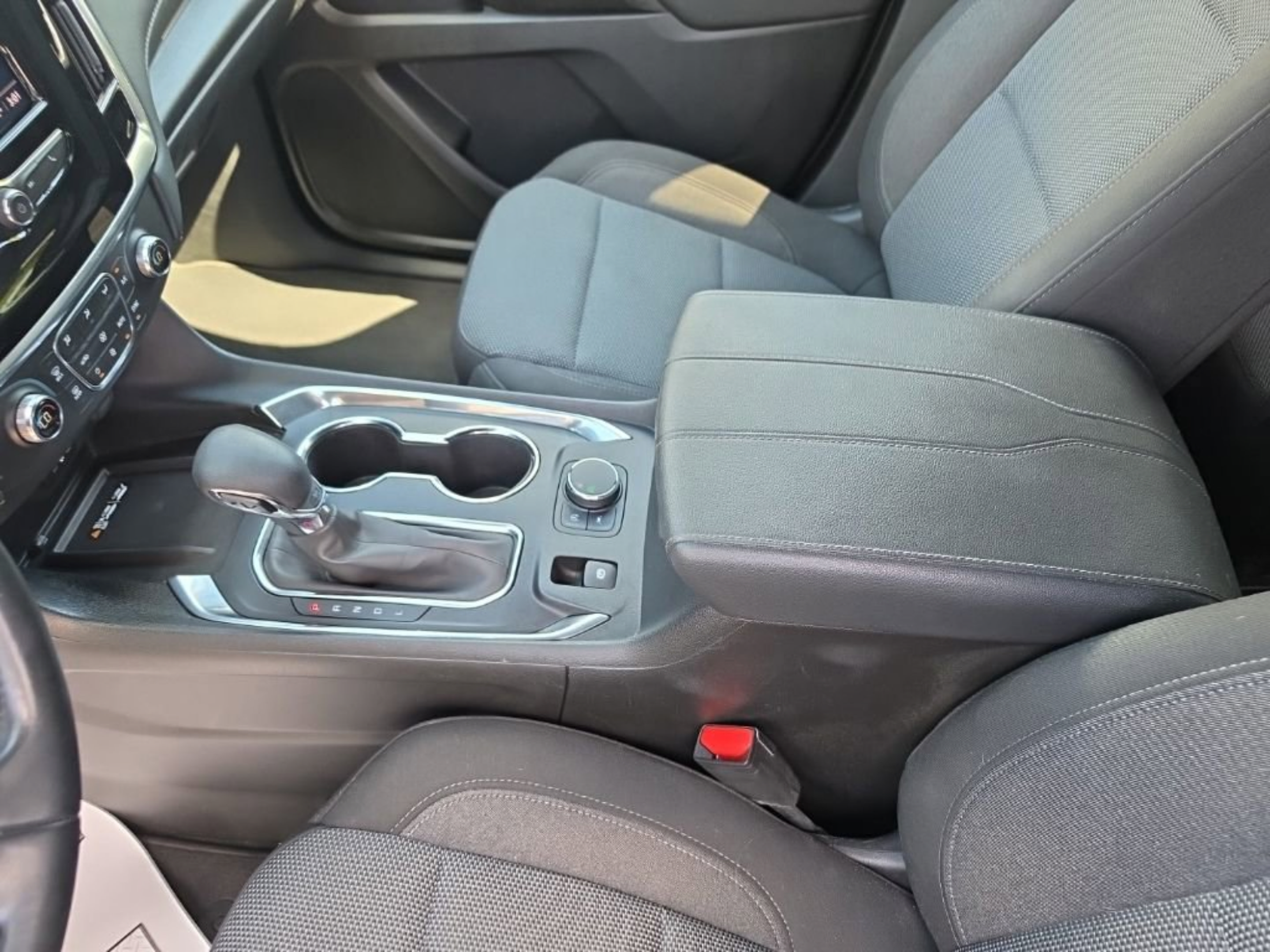 Used 2023 Chevrolet Traverse LT FWD image 18