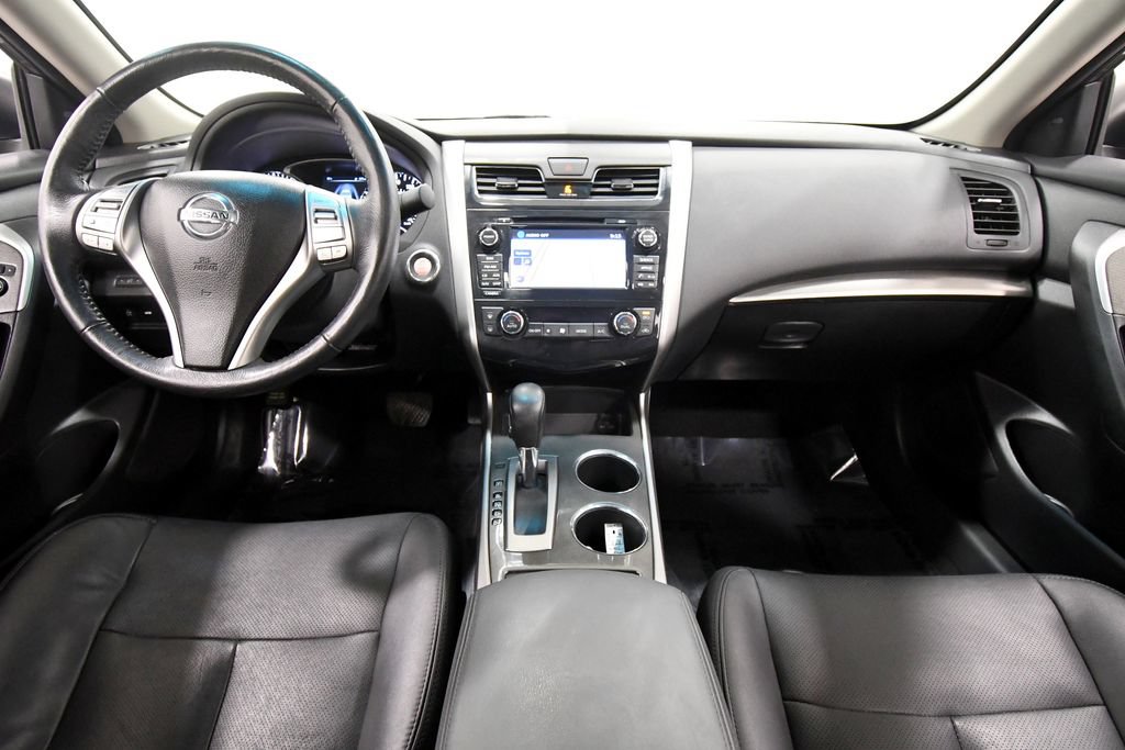 Used 2015 Nissan Altima 2.5 SL w/ Technology Package FWD image 3
