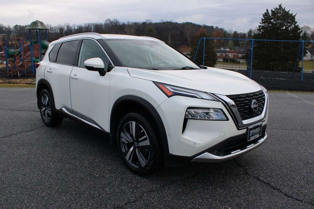 Used 2022 Nissan Rogue Platinum w/ Head-Up Display Package image 2