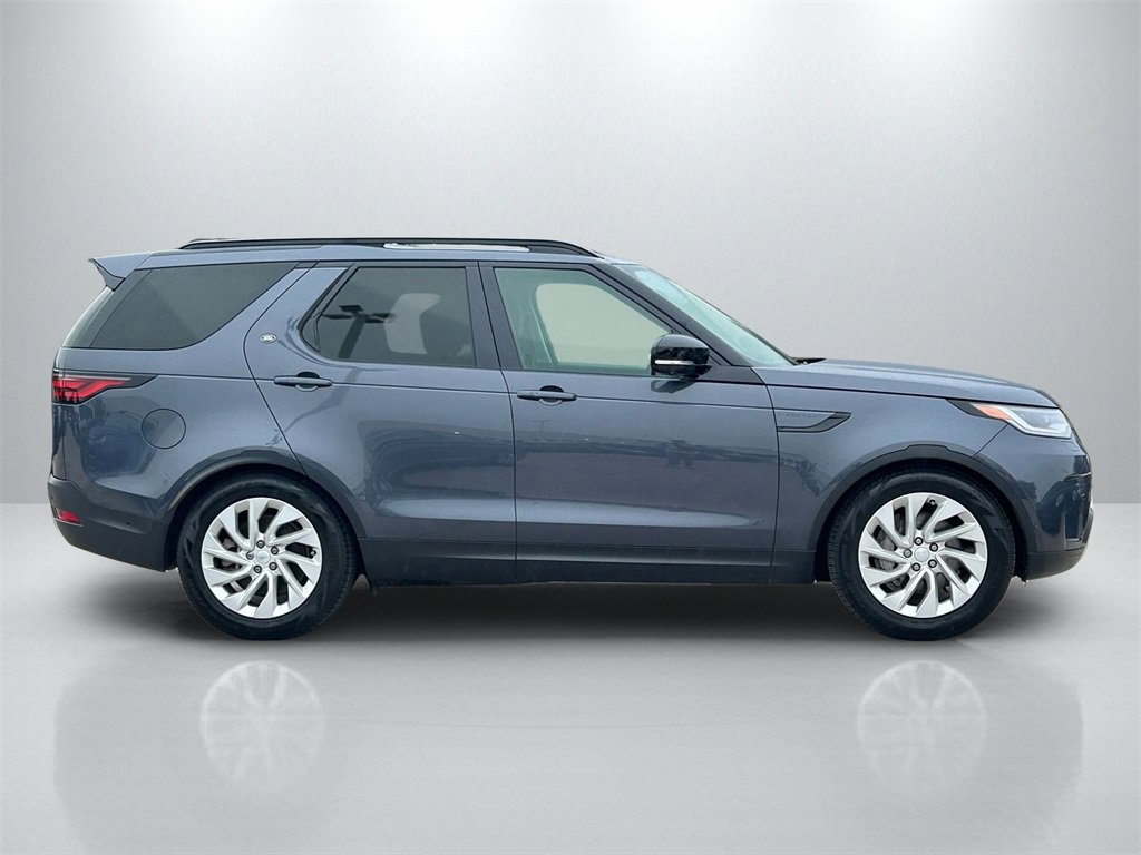 Used 2024 Land Rover Discovery S image 4