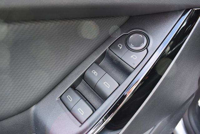 New 2026 Chevrolet Equinox LT w/ Safety and Technology Package image 12