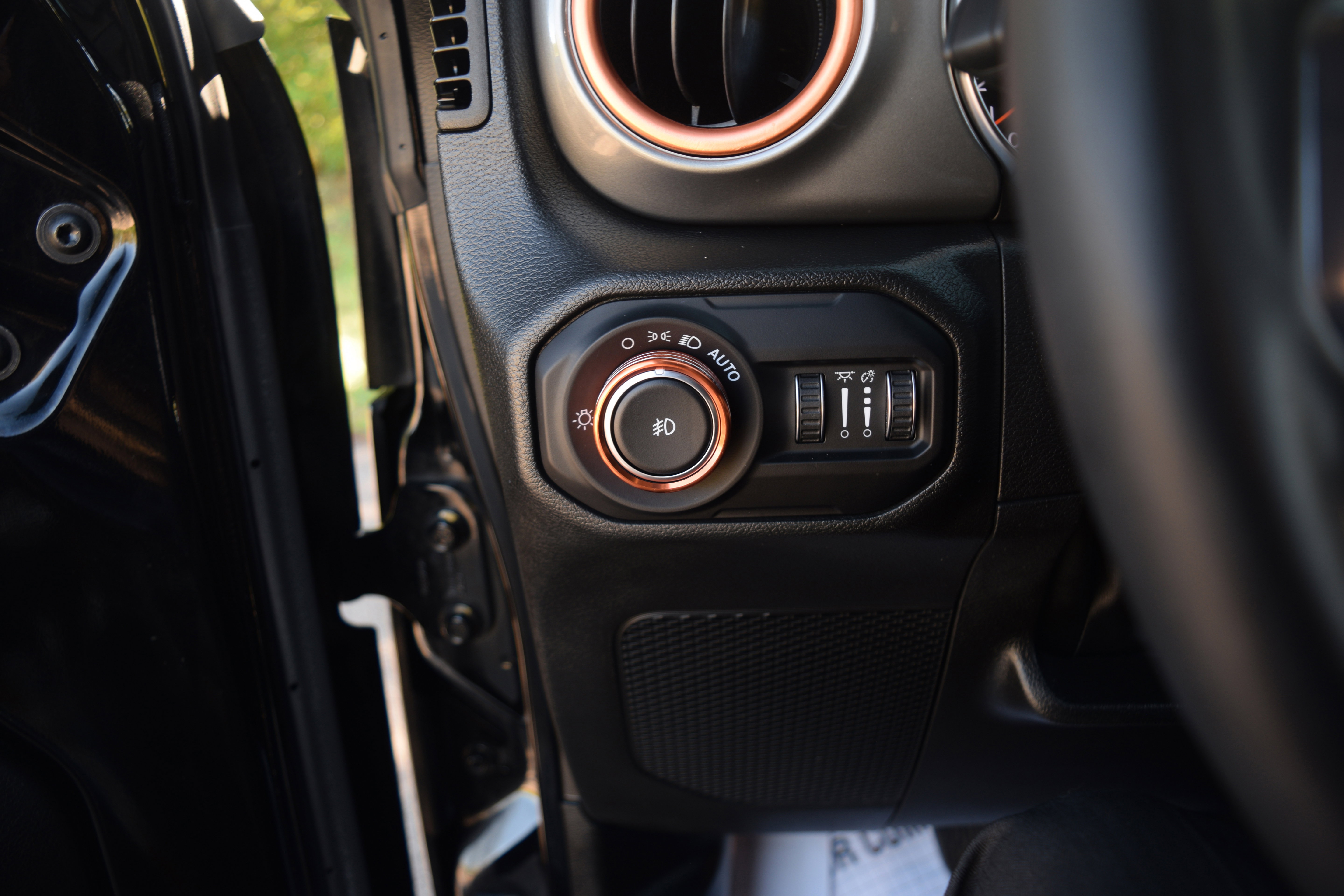 Used 2022 Jeep Wrangler Unlimited Sahara w/ Cold Weather Group image 7