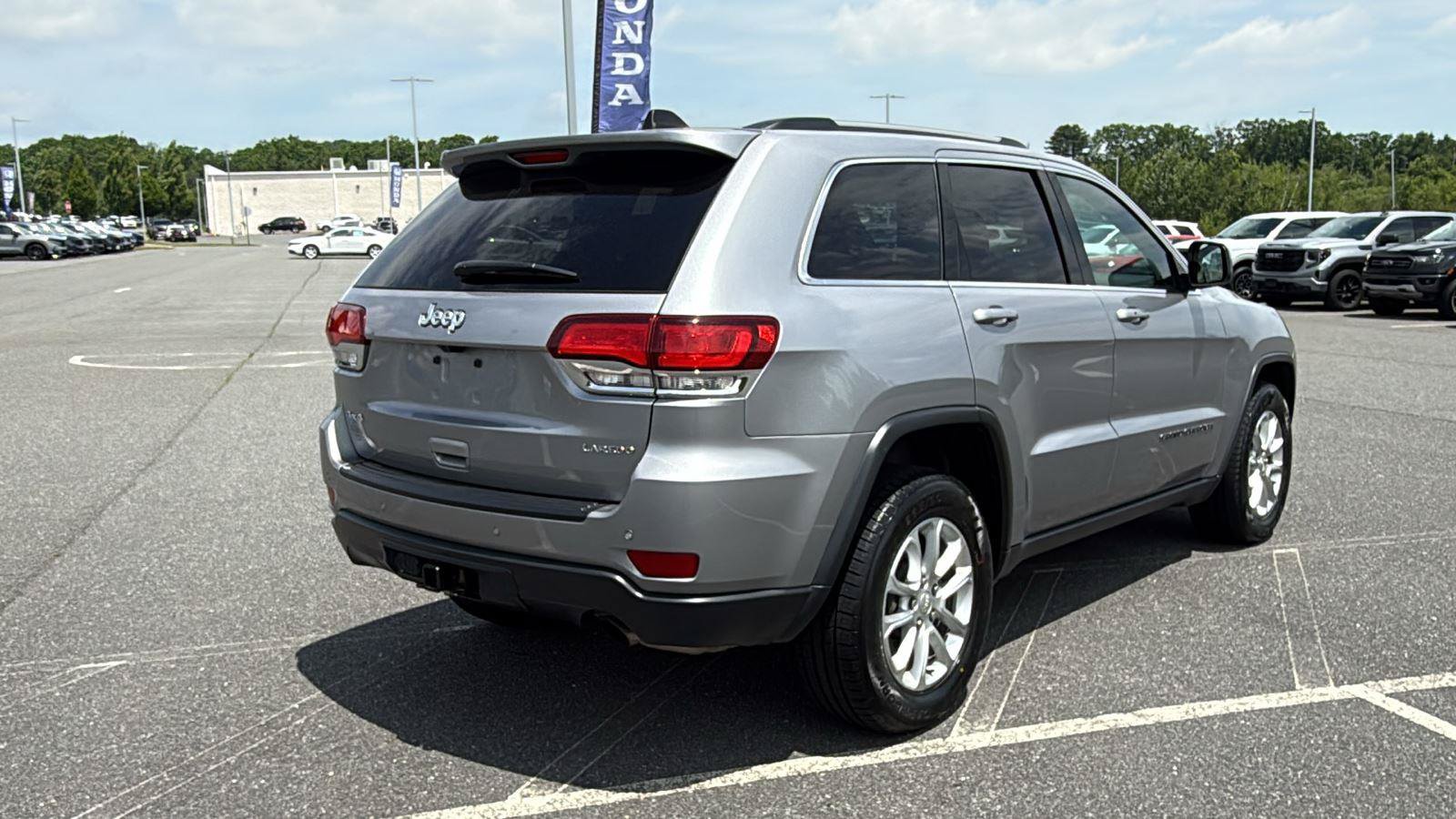 Used 2021 Jeep Grand Cherokee Laredo X AWD/4WD image 6