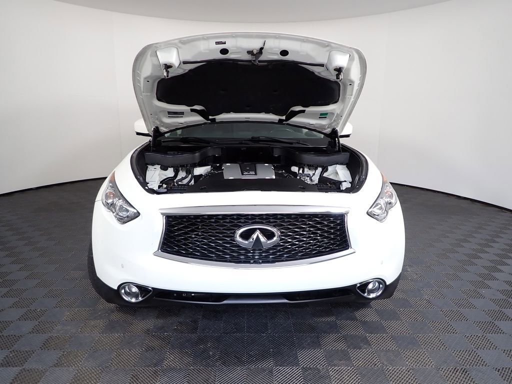 Used 2017 INFINITI QX70 AWD w/ Premium Package image 9