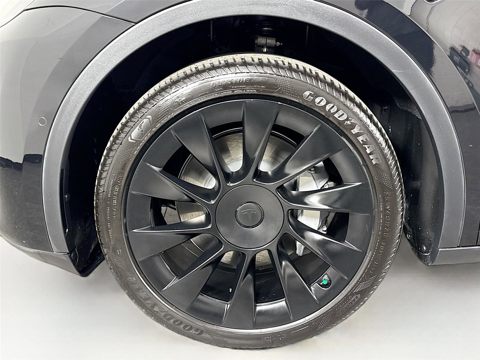 Used 2021 Tesla Model Y Long Range image 41