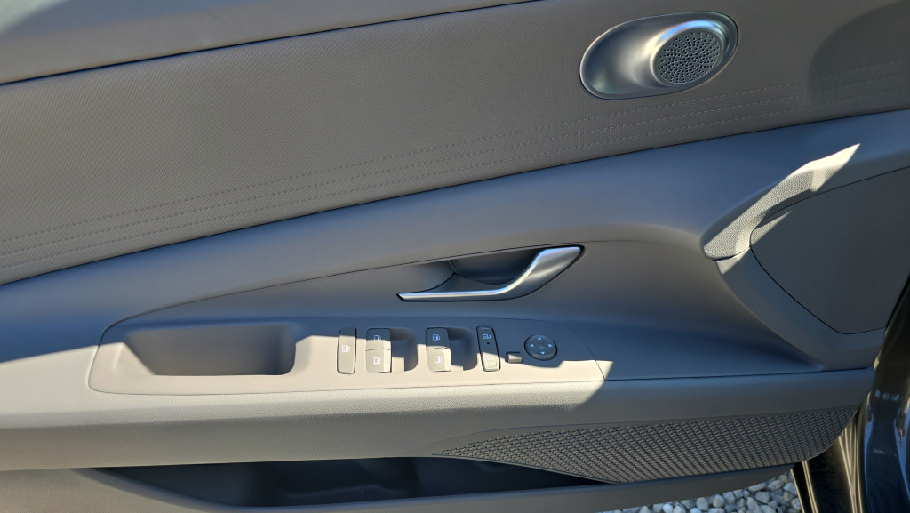 New 2026 Hyundai Elantra SE FWD image 16