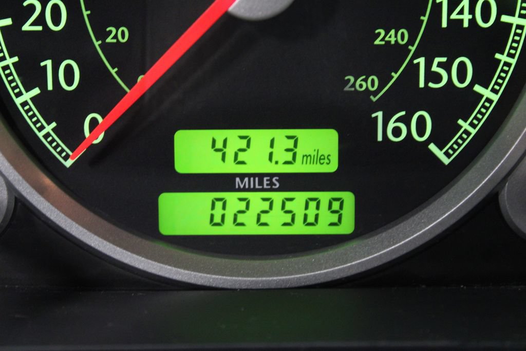 Used 2005 Chrysler Crossfire Limited RWD image 9