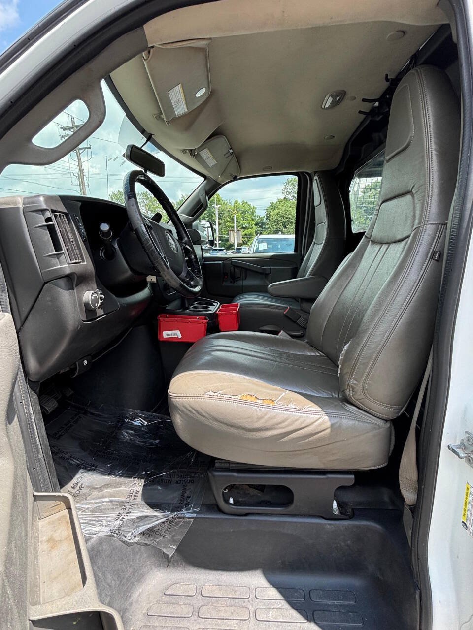 Used 2017 Chevrolet Express 2500 RWD image 10